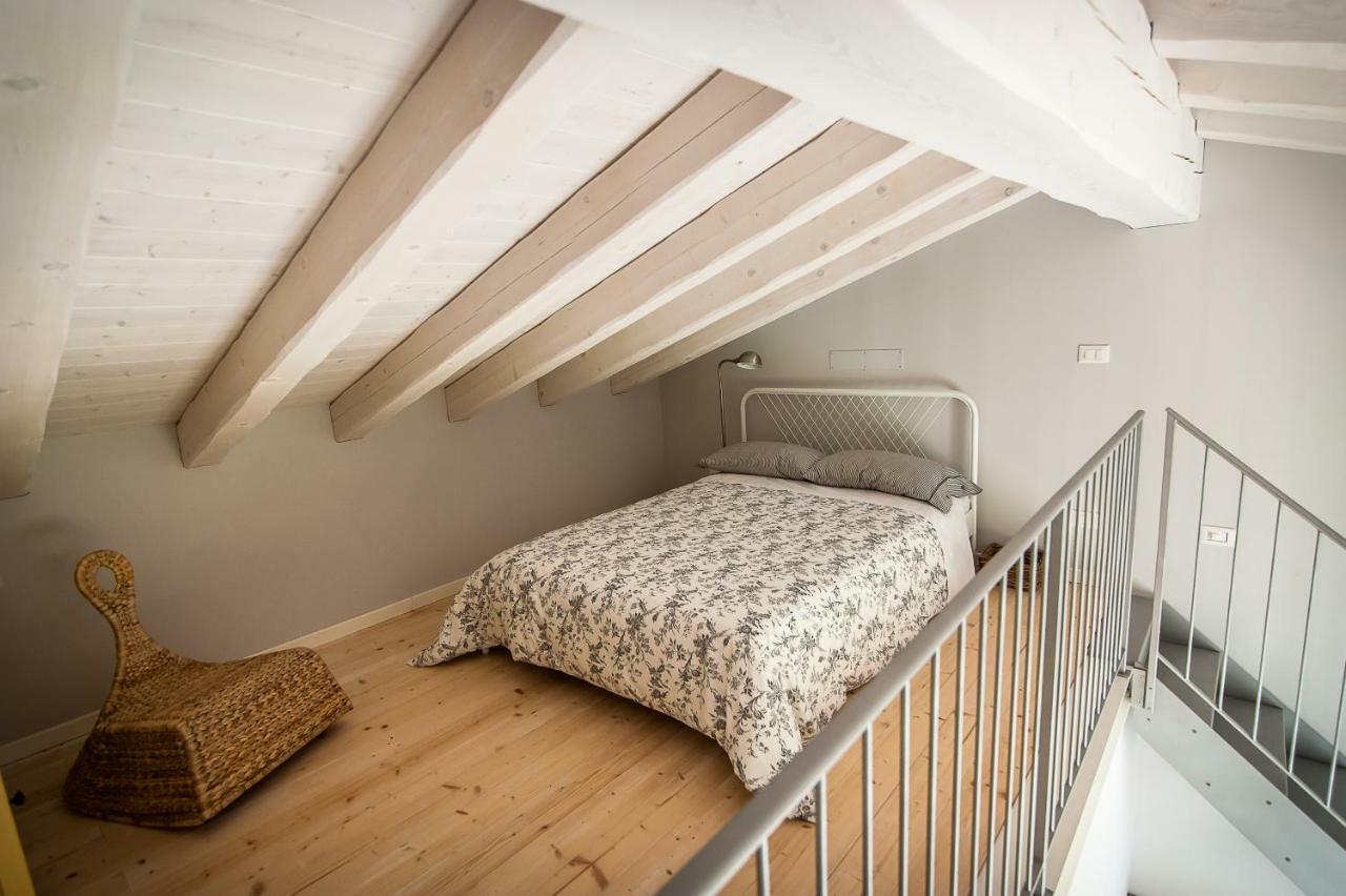 Particolari Del Brenta Apartment Ориаго Ди Мира Екстериор снимка
