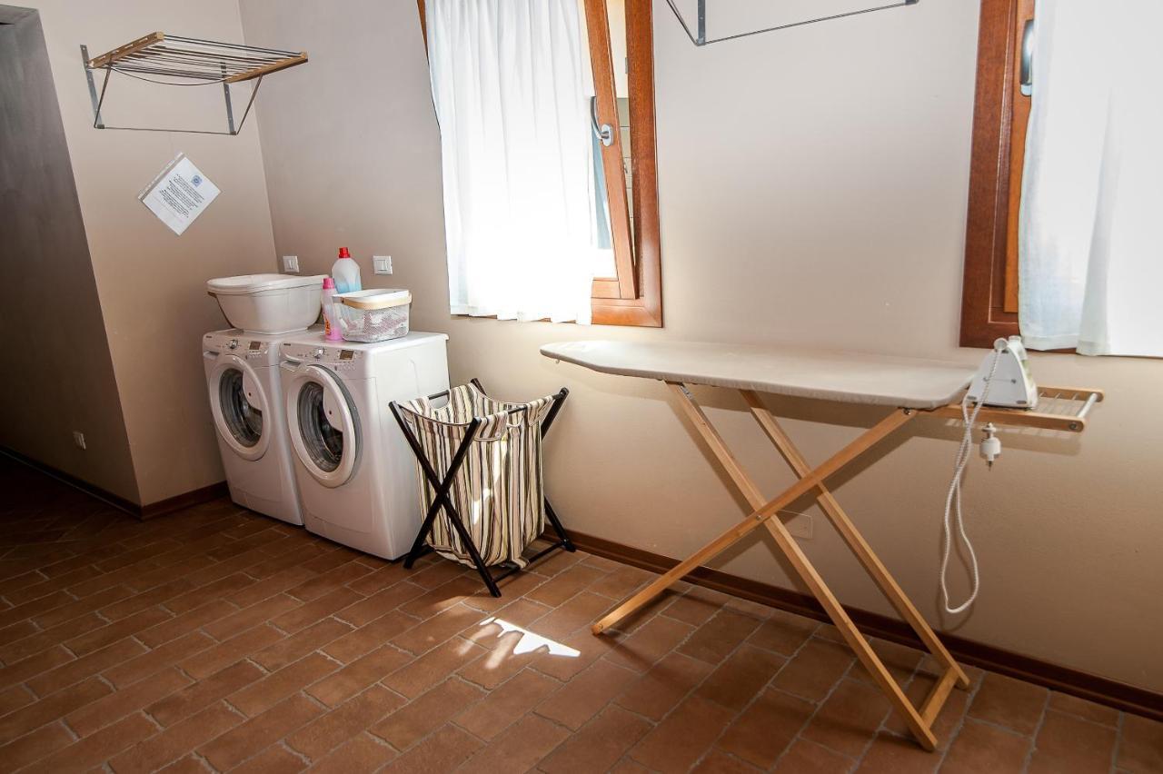 Particolari Del Brenta Apartment Ориаго Ди Мира Екстериор снимка
